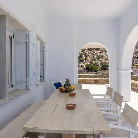 Tanaos In Tinos