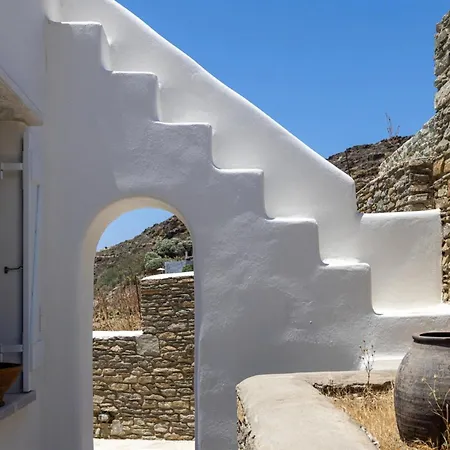 Tanaos In Tinos * Kardhianí